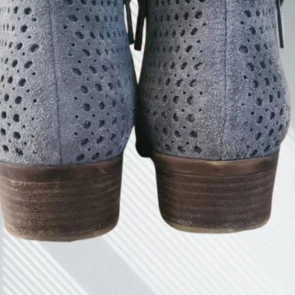 LUCKY BRAND Grey Suede Perforated Walwyn Ankle Booties 8.5 comfy - Picture 4 of 7